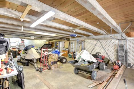 Photo of property in 76 Greenwich Street, Waihola, Milton, 9073