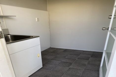 Photo of property in 18 Diana Drive, Glenfield, Auckland, 0627