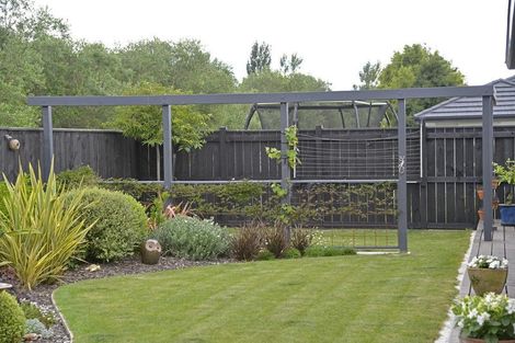 Photo of property in 72 Feist Street, Carterton, 5713