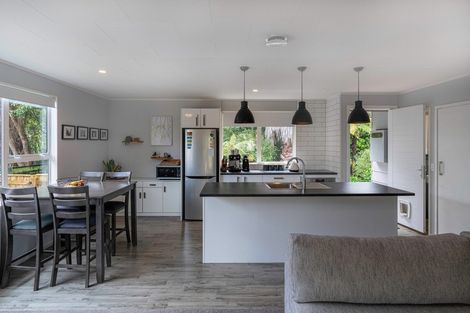 Photo of property in 28 Buckley Grove, Paraparaumu, 5032