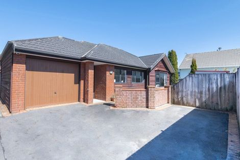 Photo of property in 2/10 Pohutukawa Street, Woburn, Lower Hutt, 5010