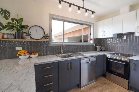 Photo of property in 69 Rhodes Street, Waimate, 7924