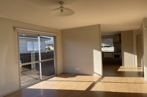 Photo of property in 13 Lisa Rise, Half Moon Bay, Auckland, 2012