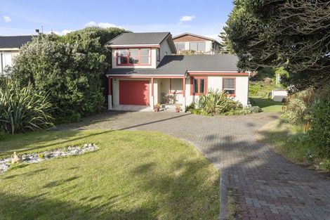 Photo of property in 82 Marine Parade, Otaki Beach, Otaki, 5512
