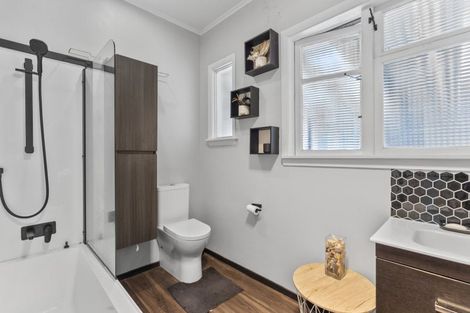 Photo of property in 9 Montgomery Street, Levin, 5510