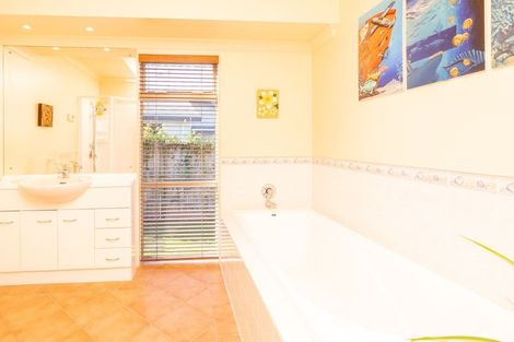 Photo of property in 25 Limousin Place, Grandview Heights, Hamilton, 3200