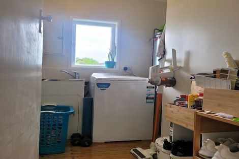 Photo of property in 1/47 Clevedon Road, Papakura, 2110