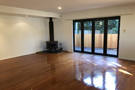 Photo of property in 1/12 Heath Avenue, Northcote, Auckland, 0627