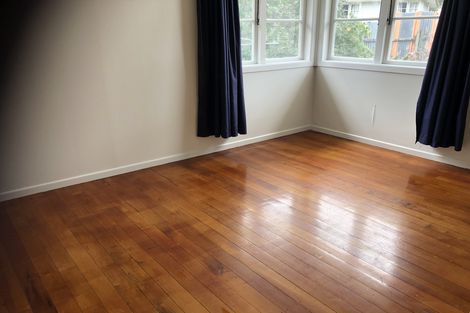 Photo of property in 8 Serjeant Street, Henderson, Auckland, 0612