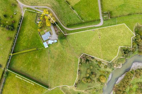 Photo of property in 47 Cowper Side Road, Dannevirke, 4976