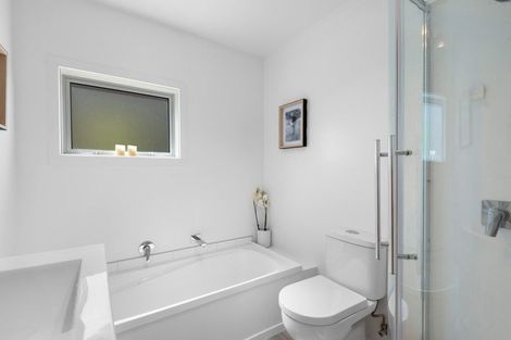 Photo of property in 15 West Avenue, Saint Clair, Dunedin, 9012