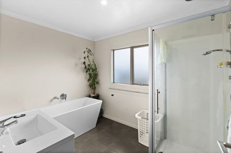 Photo of property in 1033a Hood Street, Mayfair, Hastings, 4122