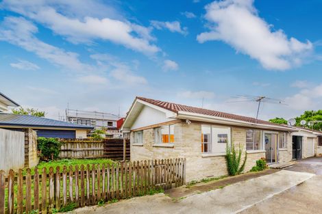 Photo of property in 2/3 Martin Road, Manurewa, Auckland, 2102