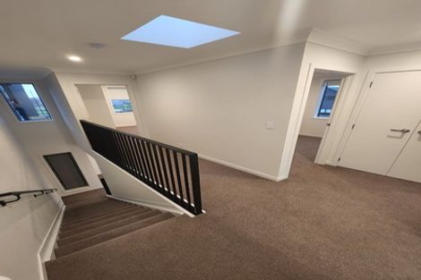 Photo of property in 10 Rauriki Lane, Rosehill, Papakura, 2113