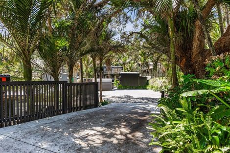 Photo of property in 80 Motutara Road, Muriwai, Waimauku, 0881