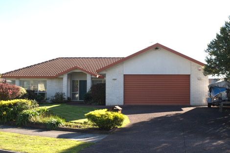Photo of property in 9 Jan Higgins Place, Golflands, Auckland, 2013