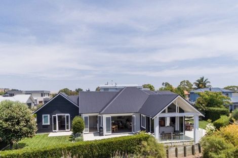 Photo of property in 82 Rochfort Road, Havelock North, 4130