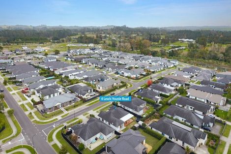 Photo of property in 4 Lewis Younie Road, Kumeu, 0810