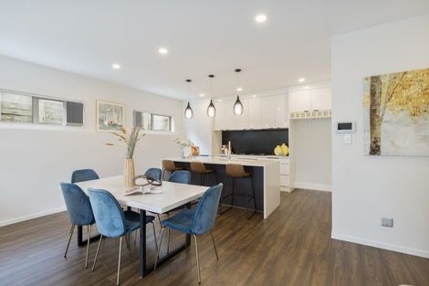 Photo of property in 25 View Road, Henderson, Auckland, 0612