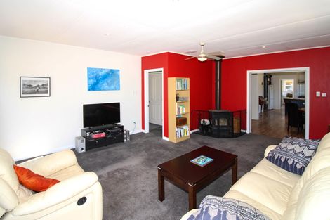 Photo of property in 92 Chester Road, Tawa, Wellington, 5028