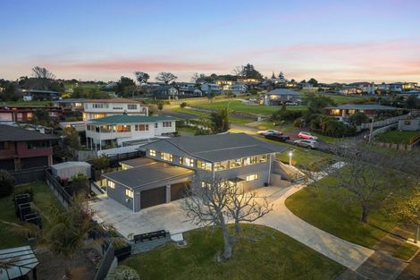 Photo of property in 68 Anzac Road, Pukekohe, 2120