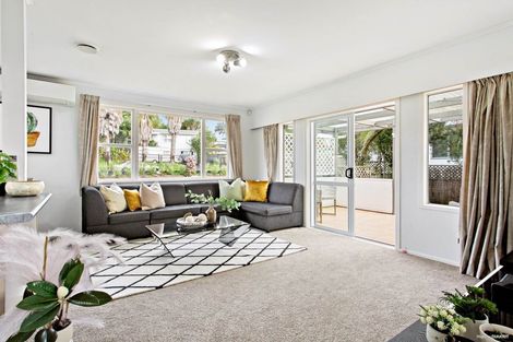 Photo of property in 51 Lauderdale Road, Birkdale, Auckland, 0626