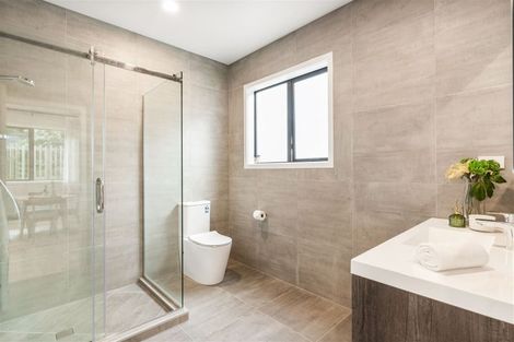 Photo of property in 33d Wairau Road, Forrest Hill, Auckland, 0627