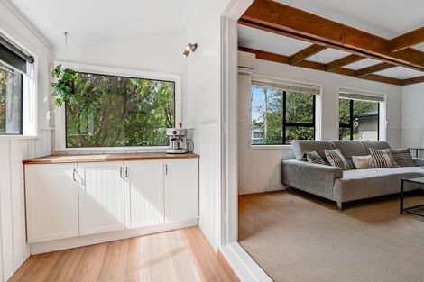 Photo of property in 48 D'oyly Drive, Stanmore Bay, Whangaparaoa, 0932
