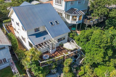 Photo of property in 8 Kowhai Road, Kelburn, Wellington, 6012