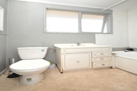 Photo of property in 10 Lane Road, Weymouth, Auckland, 2103