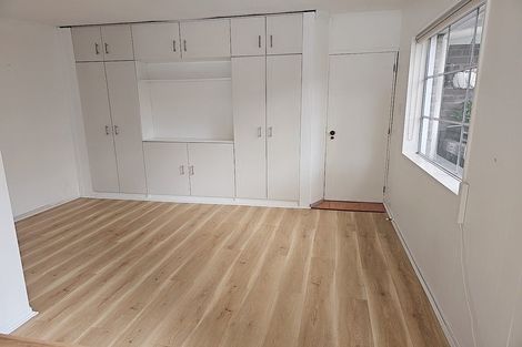 Photo of property in 35 Eugenia Rise, Totara Heights, Auckland, 2105