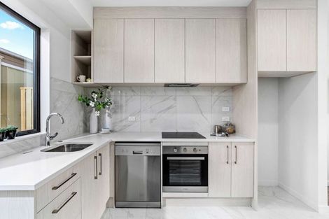 Photo of property in 5/4 Glenhaven Place, Te Atatu Peninsula, Auckland, 0610