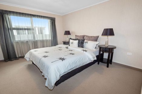 Photo of property in 10 The Mall, Mount Maunganui, 3116