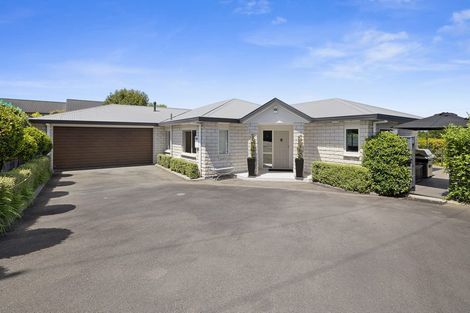 Photo of property in 9a Del Mar Place, Merrilands, New Plymouth, 4312