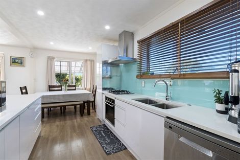 Photo of property in 1/10 May Avenue, Te Atatu South, Auckland, 0610