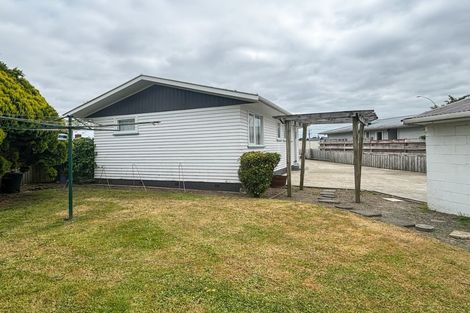 Photo of property in 77 Collins Road, Melville, Hamilton, 3206