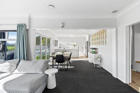 Photo of property in 73 Kawiu Road, Levin, 5510