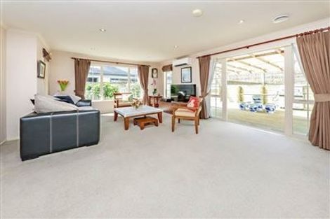 Photo of property in 46 Westerham Drive, Dannemora, Auckland, 2016