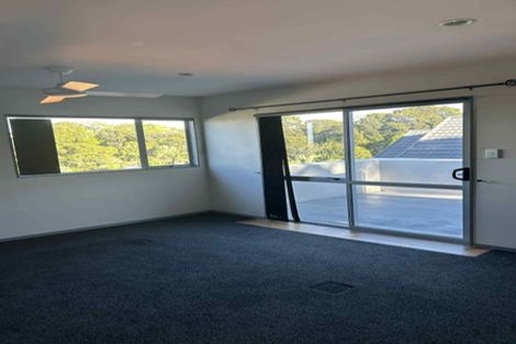 Photo of property in 14 Bush View Lane, Northcote Point, Auckland, 0627