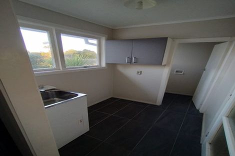 Photo of property in 22 Raymond Terrace, Northcote, Auckland, 0627