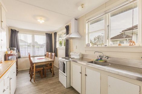 Photo of property in 18 Mackie Street, Waipukurau, 4200