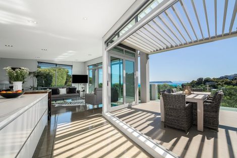 Photo of property in 32 Roys Road, Plimmerton, Porirua, 5026