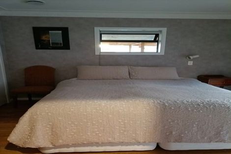 Photo of property in 5 Sutton Crescent, Papatoetoe, Auckland, 2025