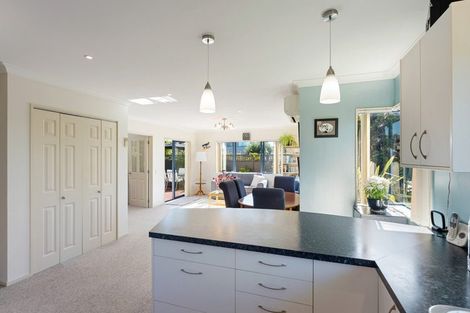 Photo of property in 4 Te Ropata Place, Waikanae Beach, Waikanae, 5036