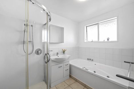 Photo of property in 2/8 Applewood Place, Casebrook, Christchurch, 8051