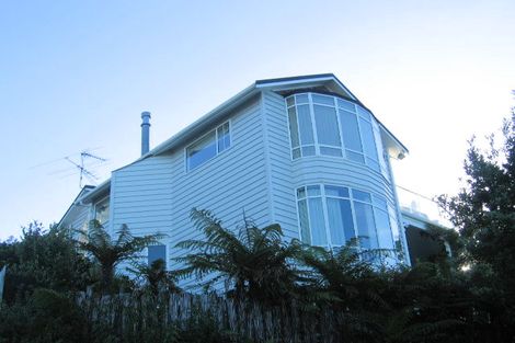 Photo of property in 8 Robieson Lane, Roseneath, Wellington, 6011