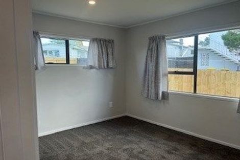 Photo of property in 1/40c West Coast Road, Glen Eden, Auckland, 0602