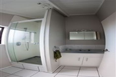 Photo of property in 2/37 Roberts Road, Glenfield, Auckland, 0629