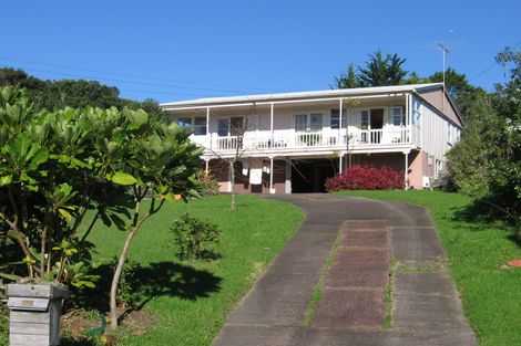 Photo of property in 35 Hammond Avenue, Hatfields Beach, Orewa, 0931