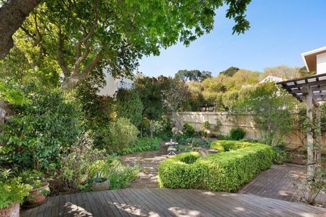 Photo of property in 35 Rimu Road, Kelburn, Wellington, 6012